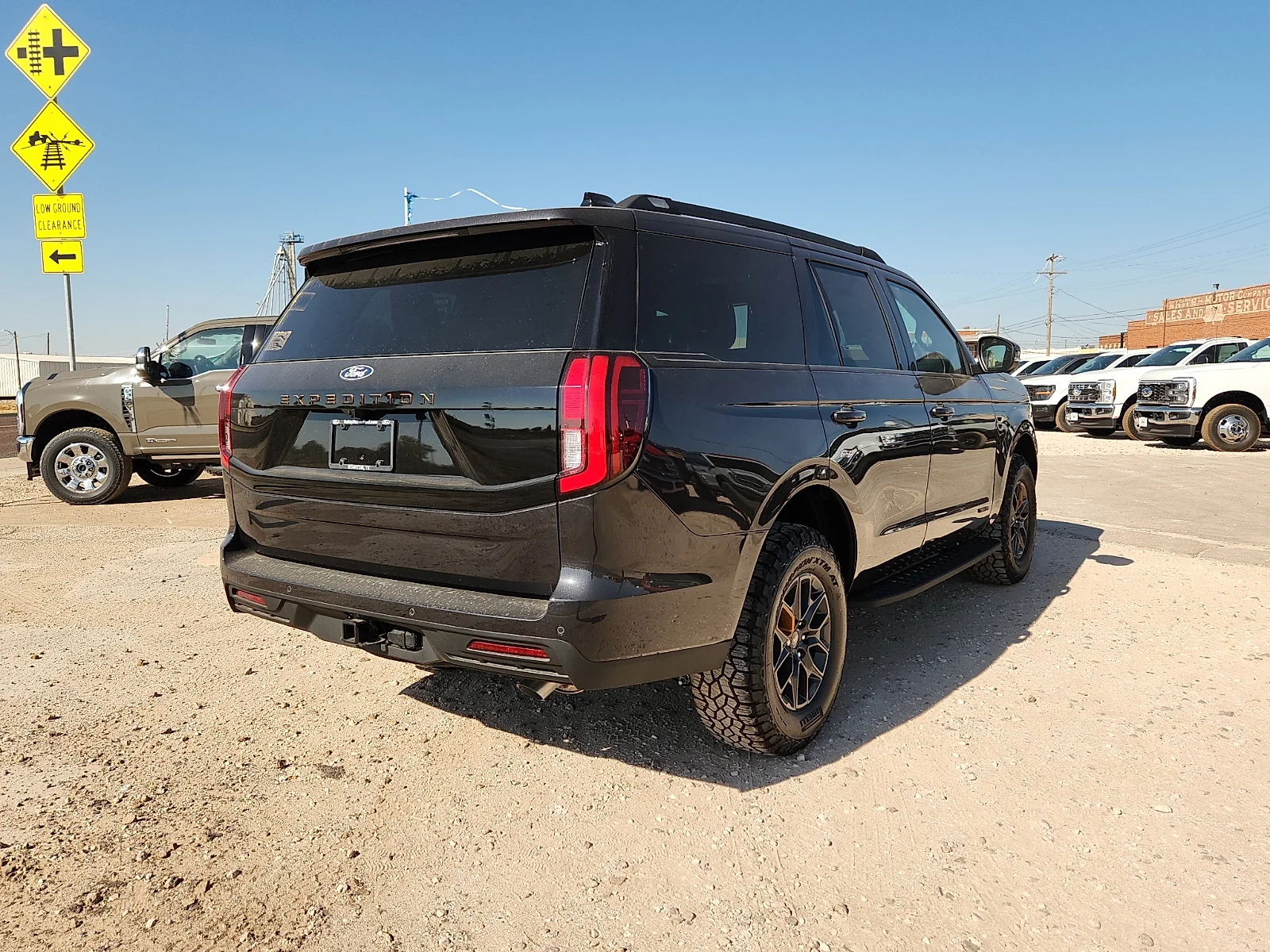 New 2027 Dark Matter Gray Metallic Ford Tremor image 7