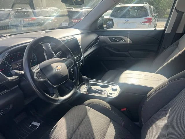 Used 2020 Graphite Metallic Chevrolet LT Cloth image 6