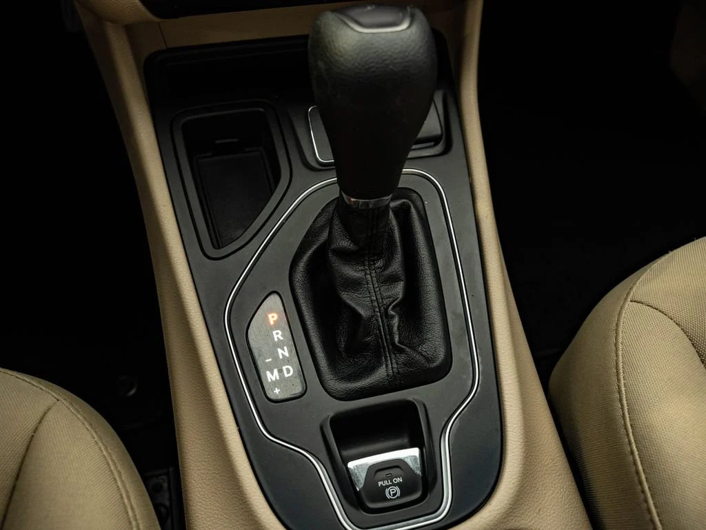 Used 2019 Bright White Clear Coat Jeep Latitude image 36