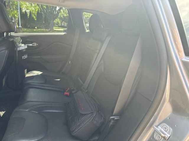 Used 2014 Billet Silver Metallic Clearcoat Jeep Trailhawk image 17