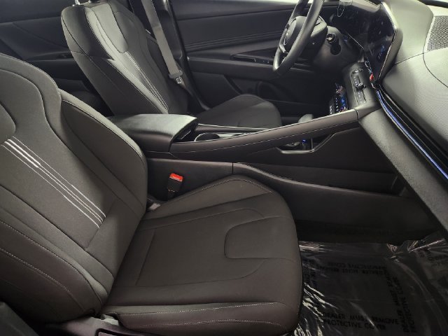 2025 Hyundai Elantra Blue - Photo 14