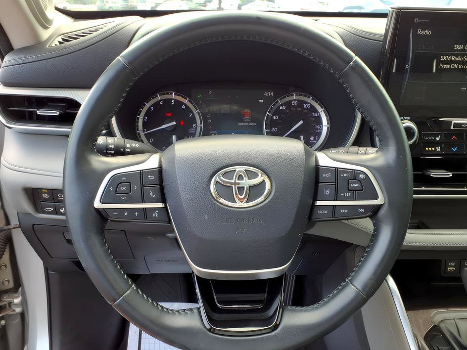 Used 2022 Celestial Silver Metallic Toyota Platinum image 24