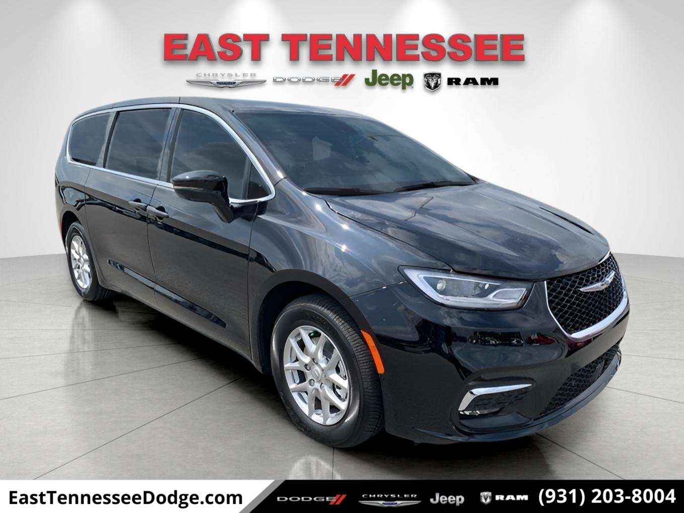 2026 Chrysler Pacifica Select's photo