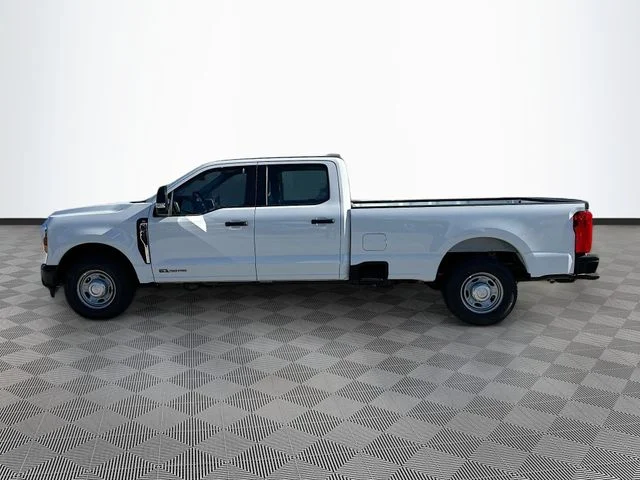 New 2026 Oxford White Ford XL image 3