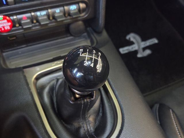 Used 2016 Magnetic Ford Shelby GT350 image 21