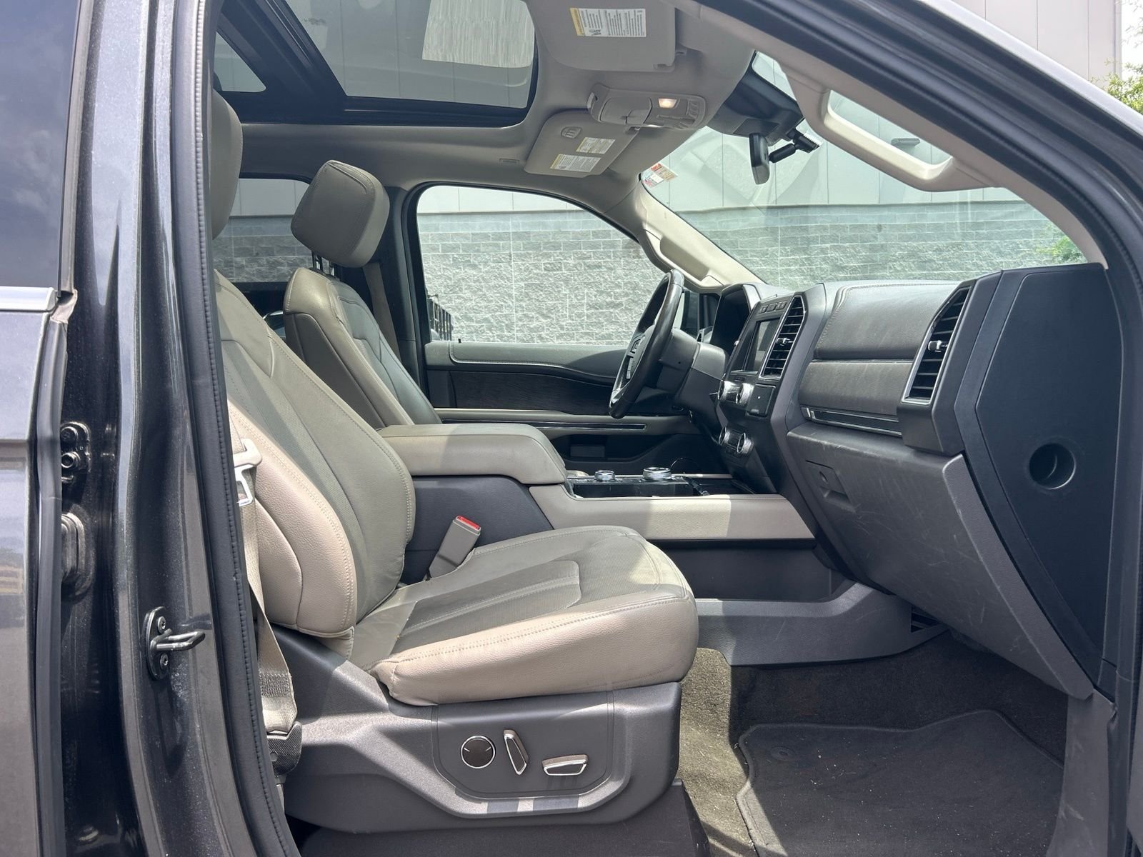 Used 2019 Gray Ford Limited image 27