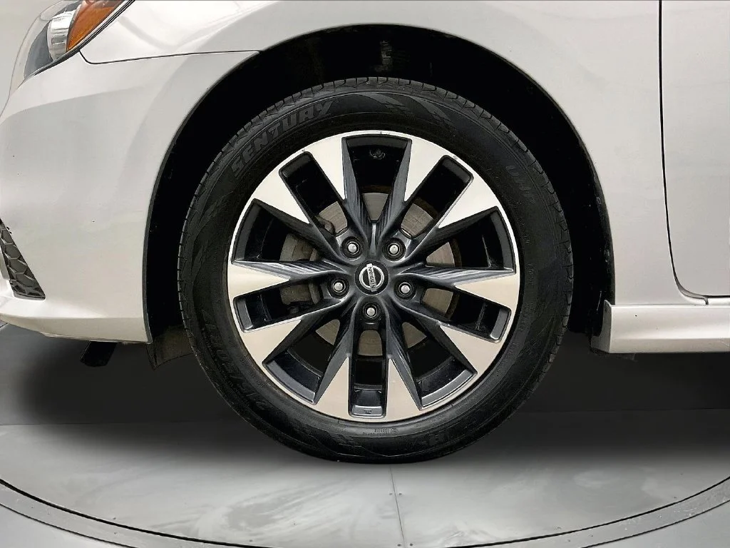 Used 2017 Silver Nissan SR image 12