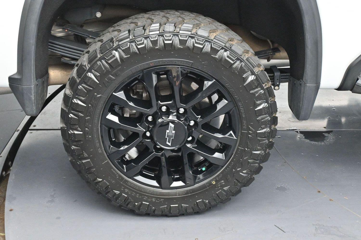 Used 2026 Summit White Chevrolet LTZ image 36