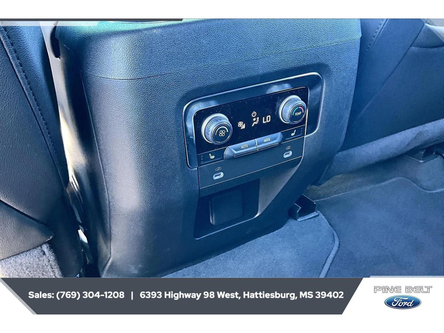 Used 2024 BLACK Chevrolet Z71 image 25