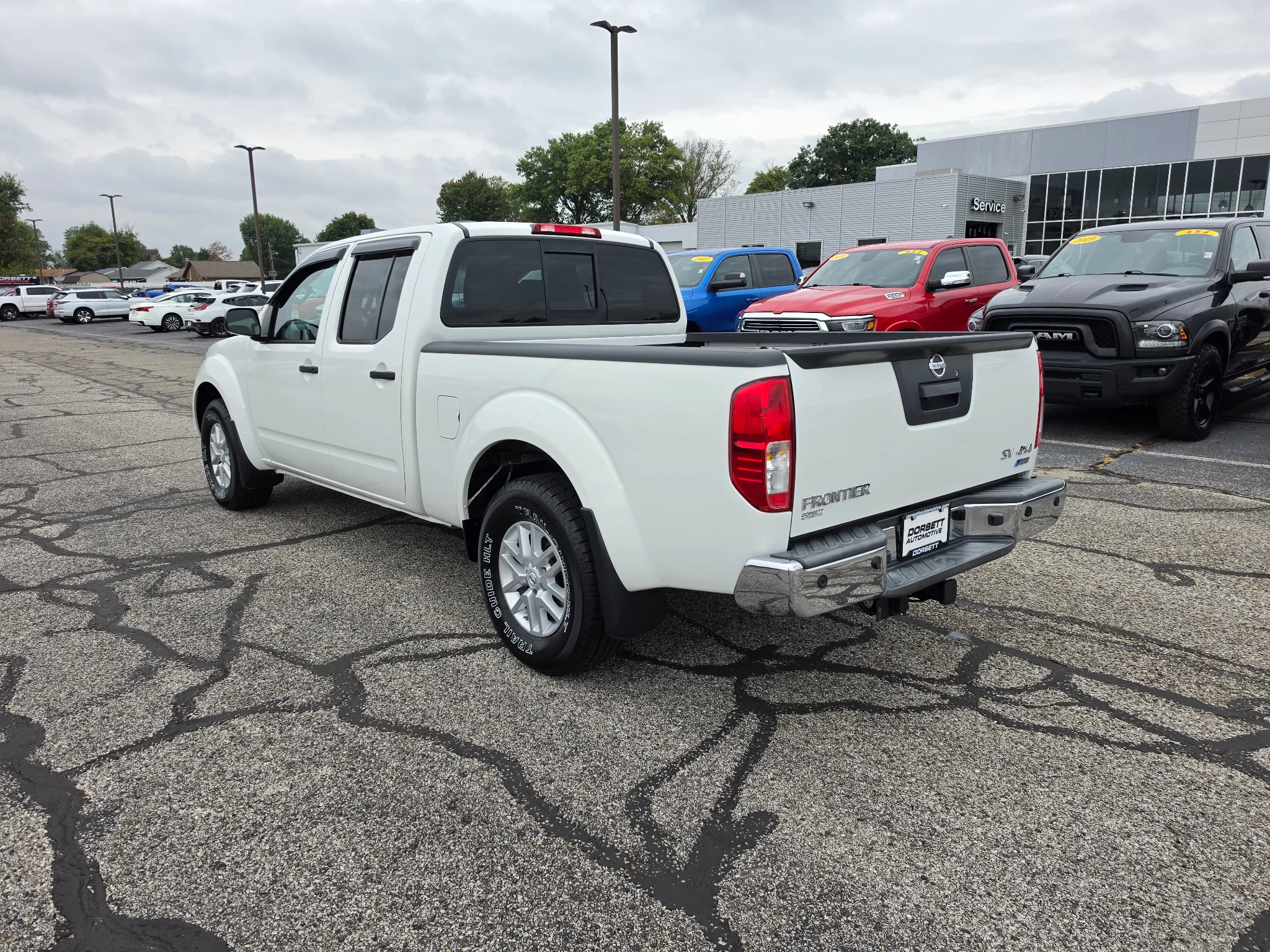 Used 2017 Glacier White Nissan SV V6 image 8