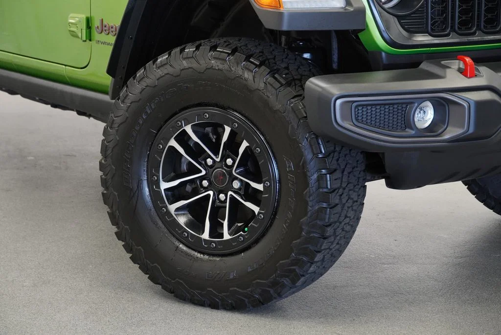 Used 2025  Jeep Rubicon X-Treme Recon image 9