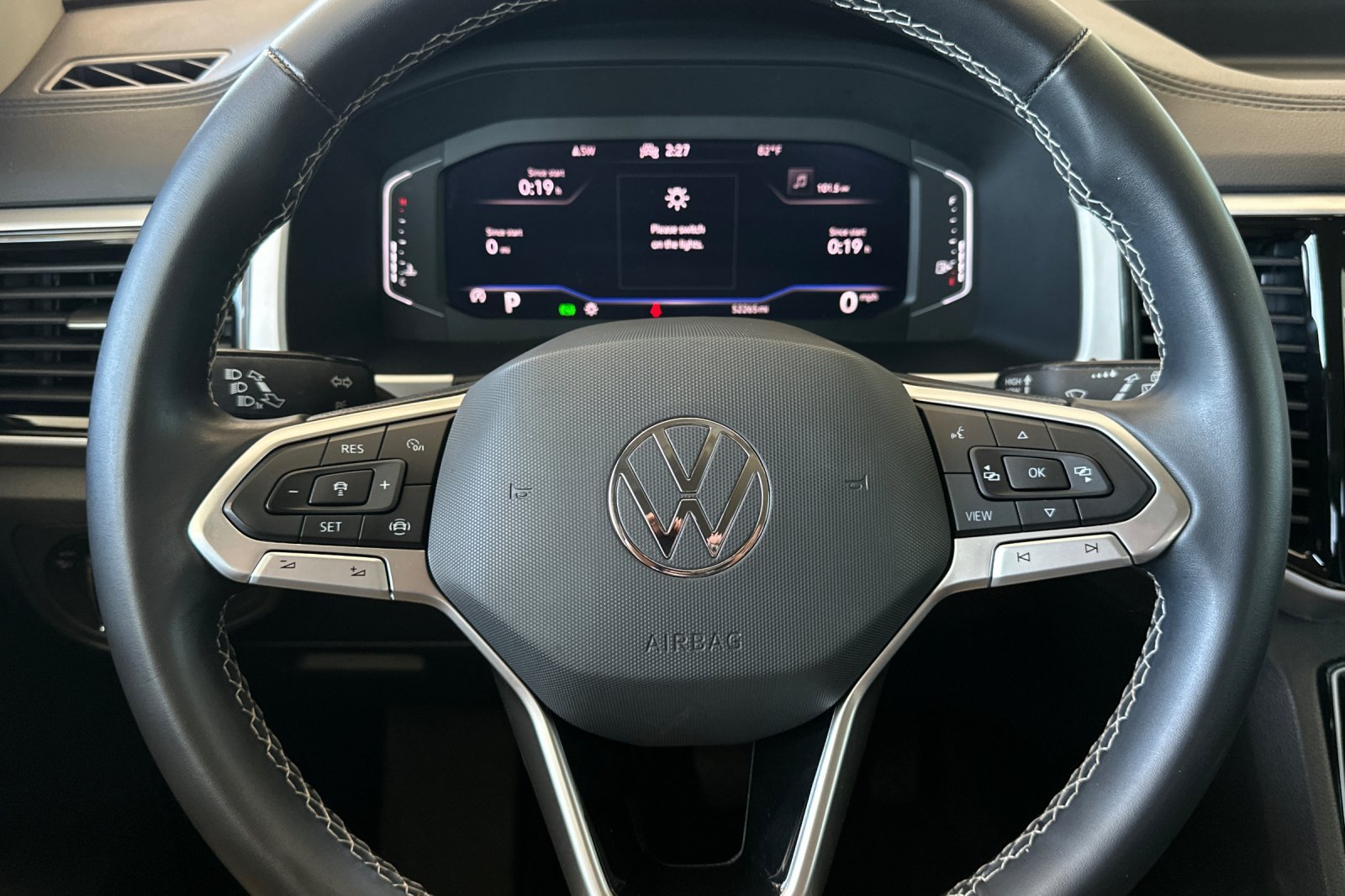 Used 2022 Deep Black Volkswagen 3.6L V6 SE w/Technology image 24