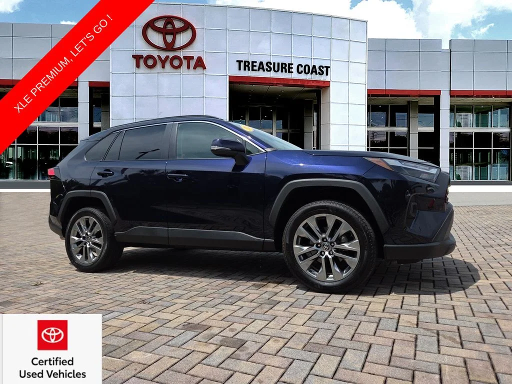 Certified Used 2023  Toyota XLE Premium image 1