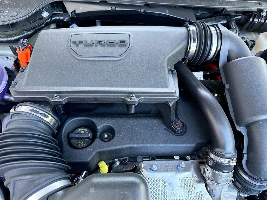 New 2026 Diamond Black Crystal Pearl-Coat Exterior Paint Jeep Laredo image 31