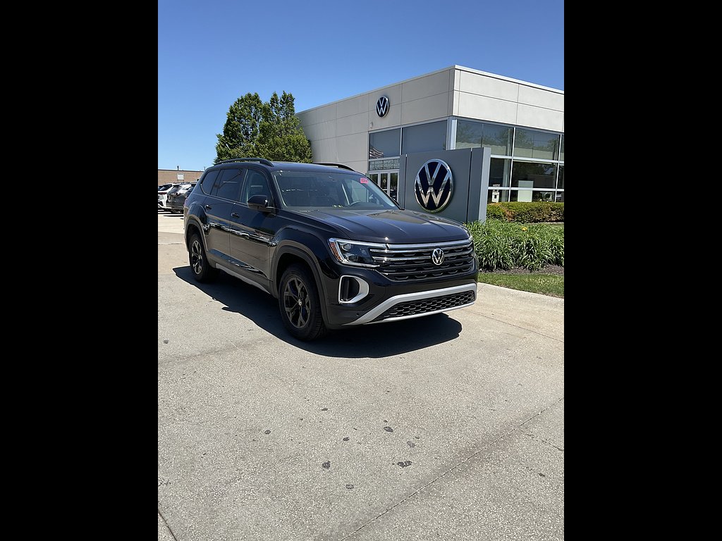 2026 Volkswagen Atlas 2.0T Atlas Peak Edition 4MOTION's photo