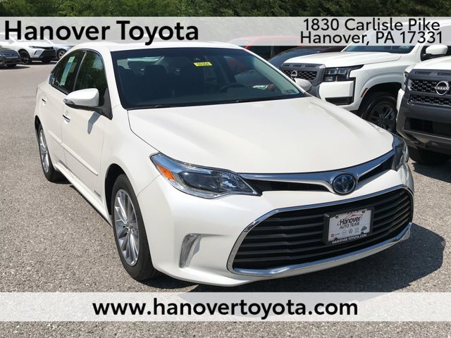 2017 Toyota Avalon Limited Hybrid's photo