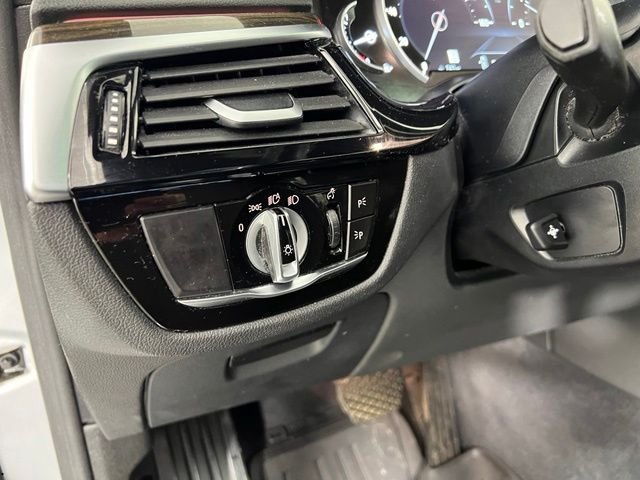 Used 2019 Silver BMW 530i image 18