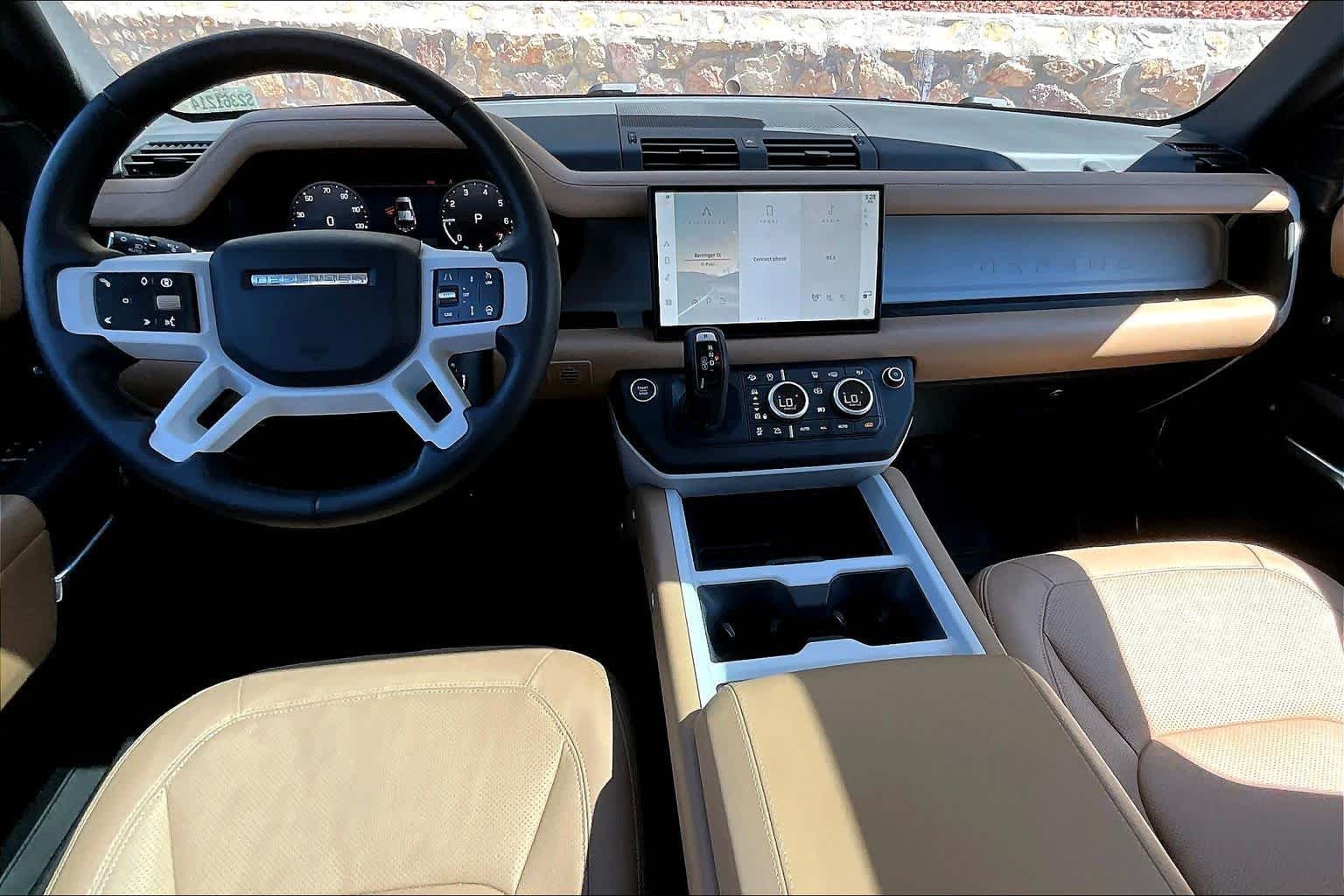 Used 2025 Santorini Black Metallic Land Rover S image 14