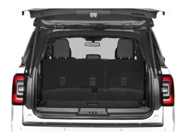 Used 2024  Ford Platinum image 11