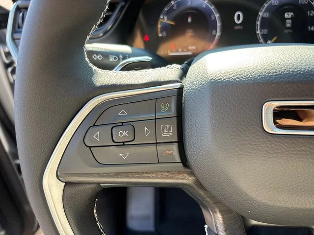 New 2026 Silver Zynith Exterior Paint Jeep Altitude image 18