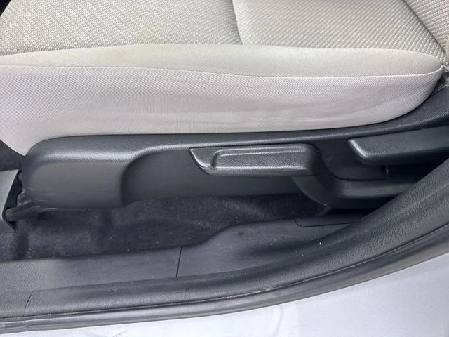 2017 Honda HR-V LX - Photo 12
