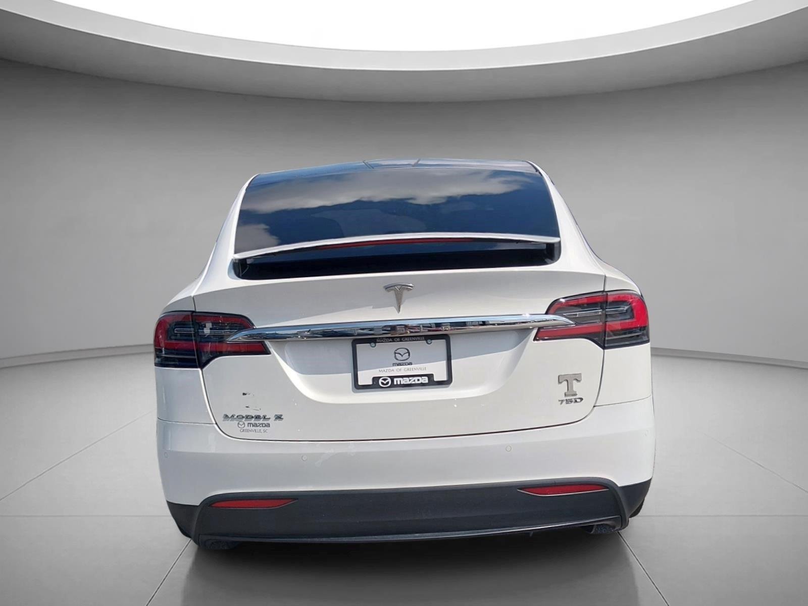Used 2017  Tesla 90D image 4