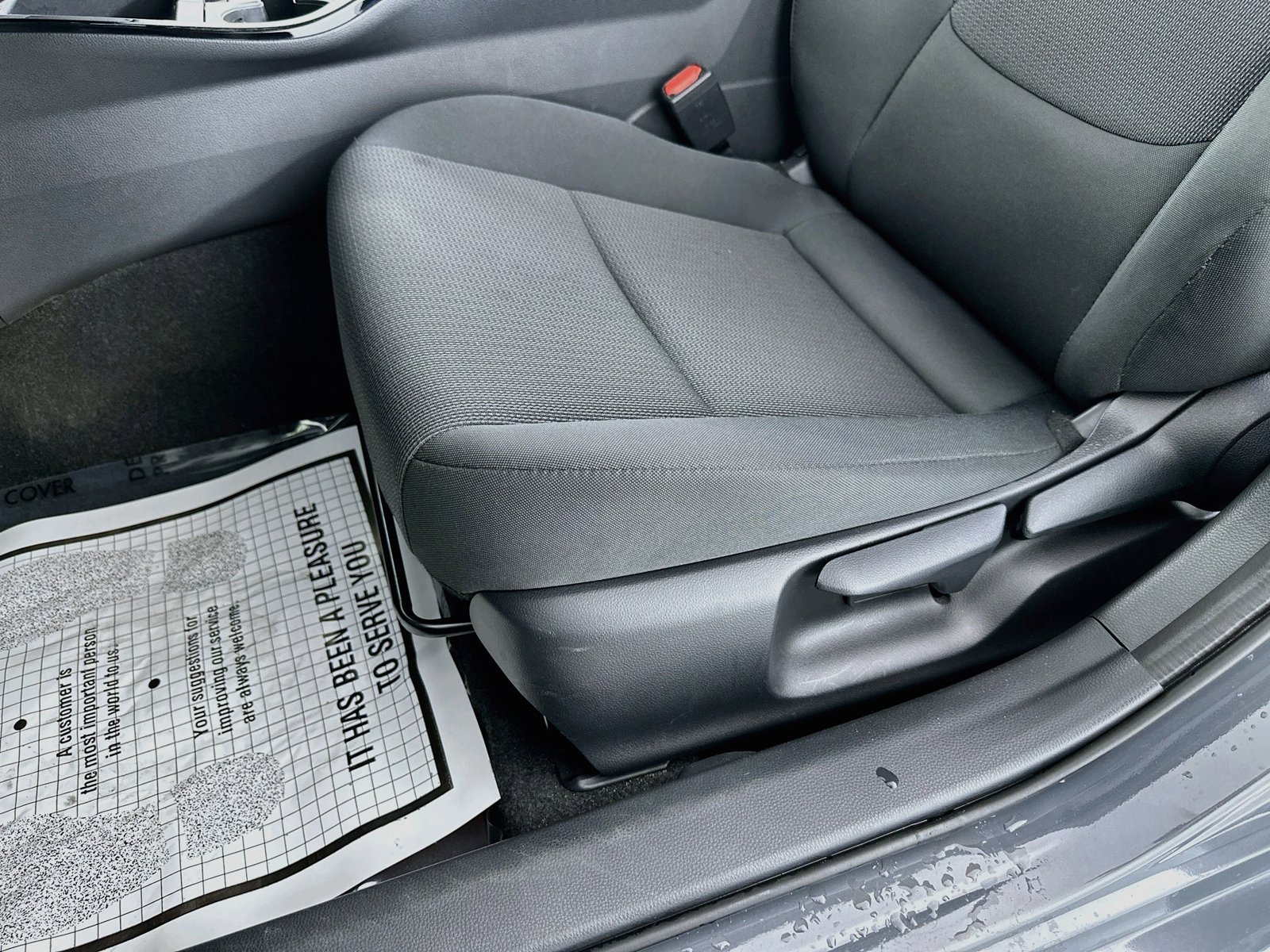2026 Toyota Prius LE - Photo 25