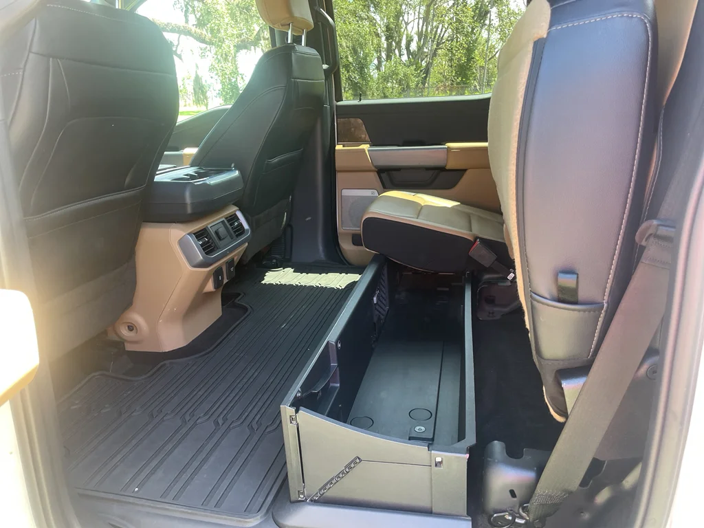 Used 2023 Star White Ford Lariat 4X4 Hybrid image 13