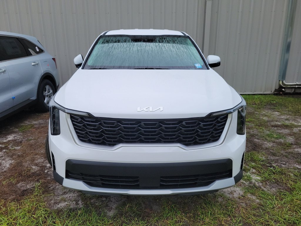 New 2026 Glacial White Pearl Kia LX image 2