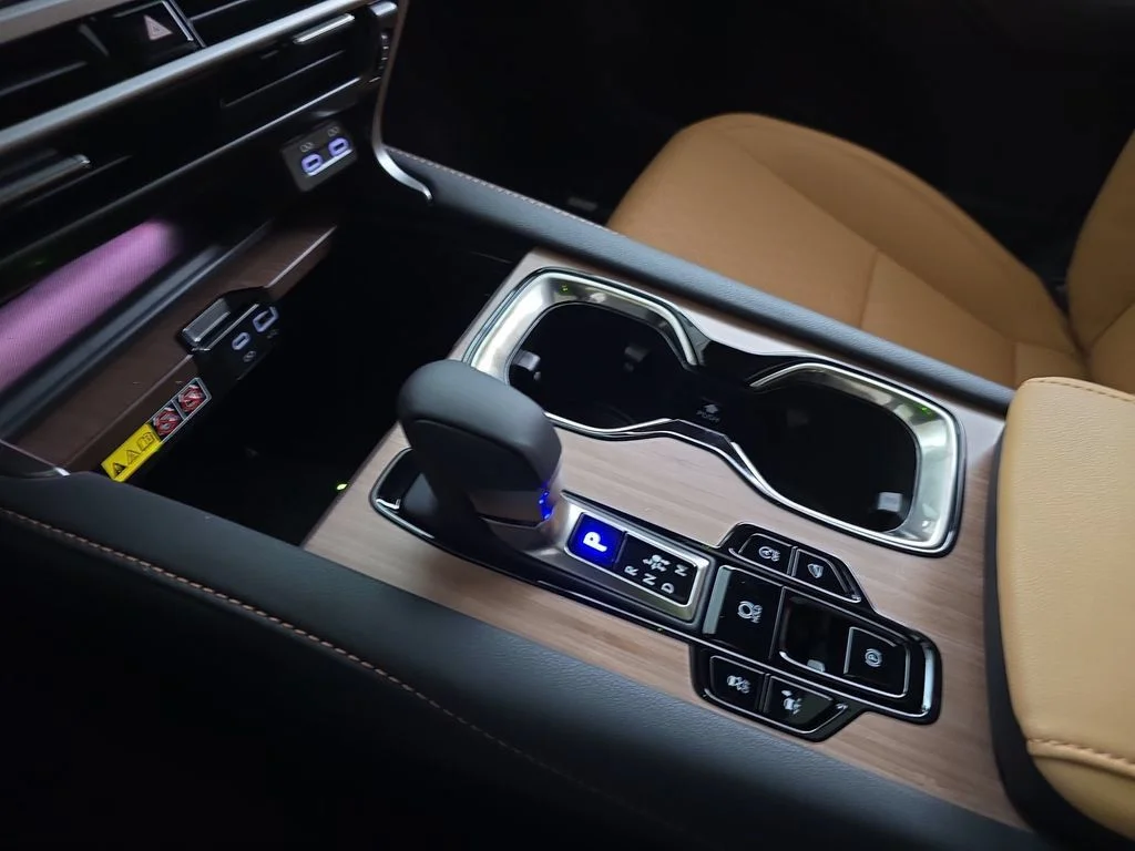 New 2026 Eminent White Pearl Lexus PREMIUM PLUS image 24
