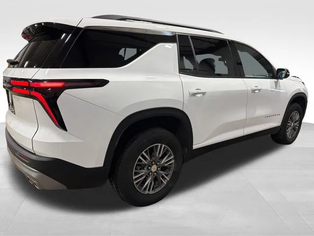 Used 2025 Summit White Chevrolet LT image 7