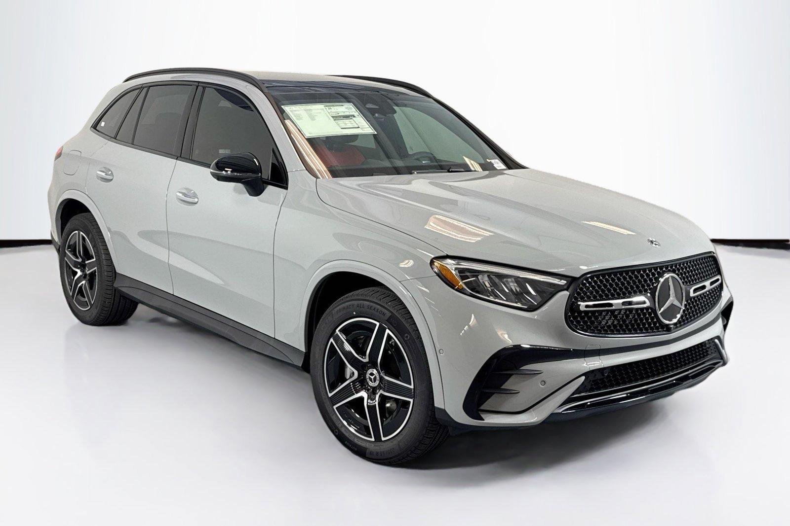 New 2026 Manufaktur Alpine Grey Mercedes-Benz GLC 300 image 3