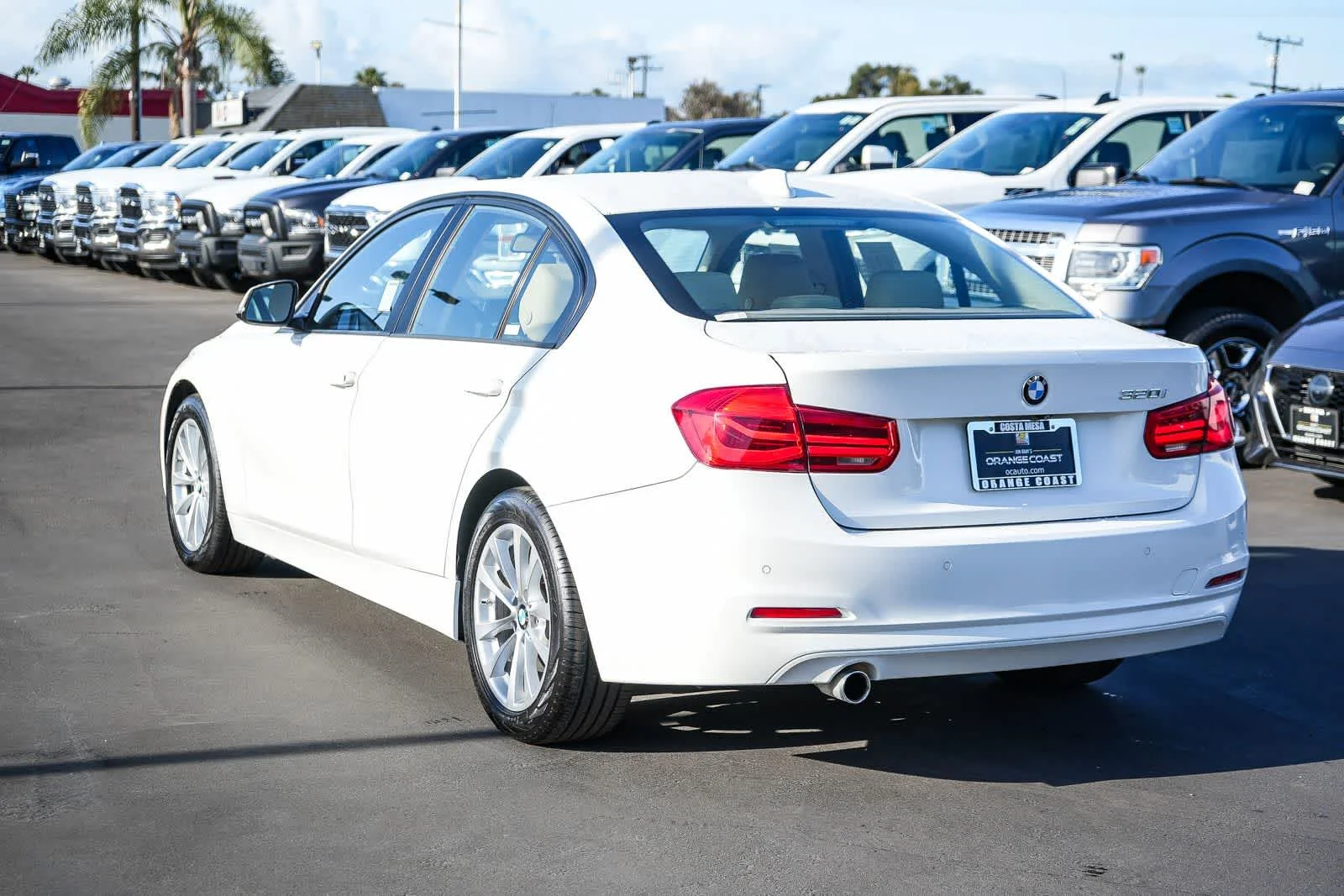 Used 2018 White BMW 320i image 8