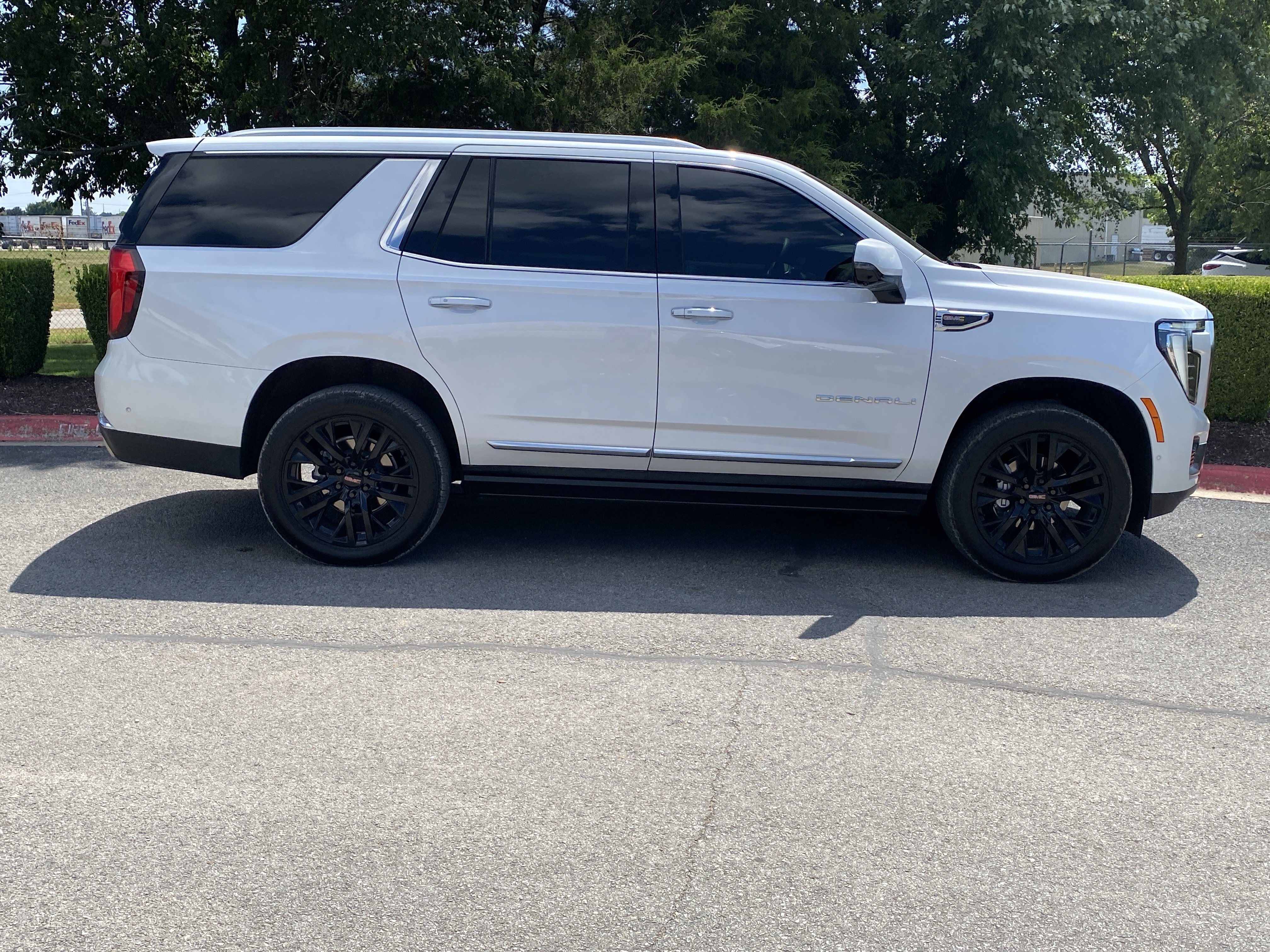 Used 2025 White Frost Tricoat GMC Denali image 2
