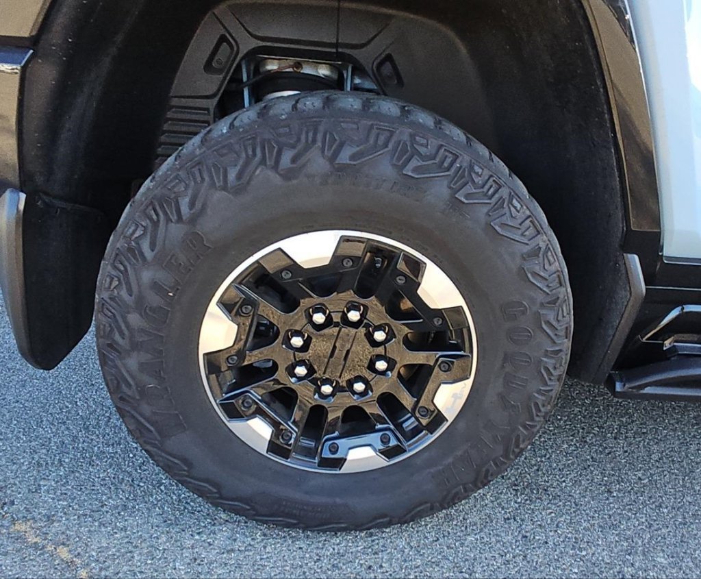 Used 2024 Tide Metallic (Ice Blue) GMC 2X image 9