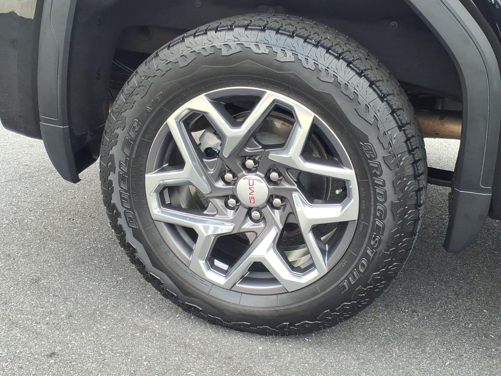 Used 2023 Onyx Black GMC SLT image 12