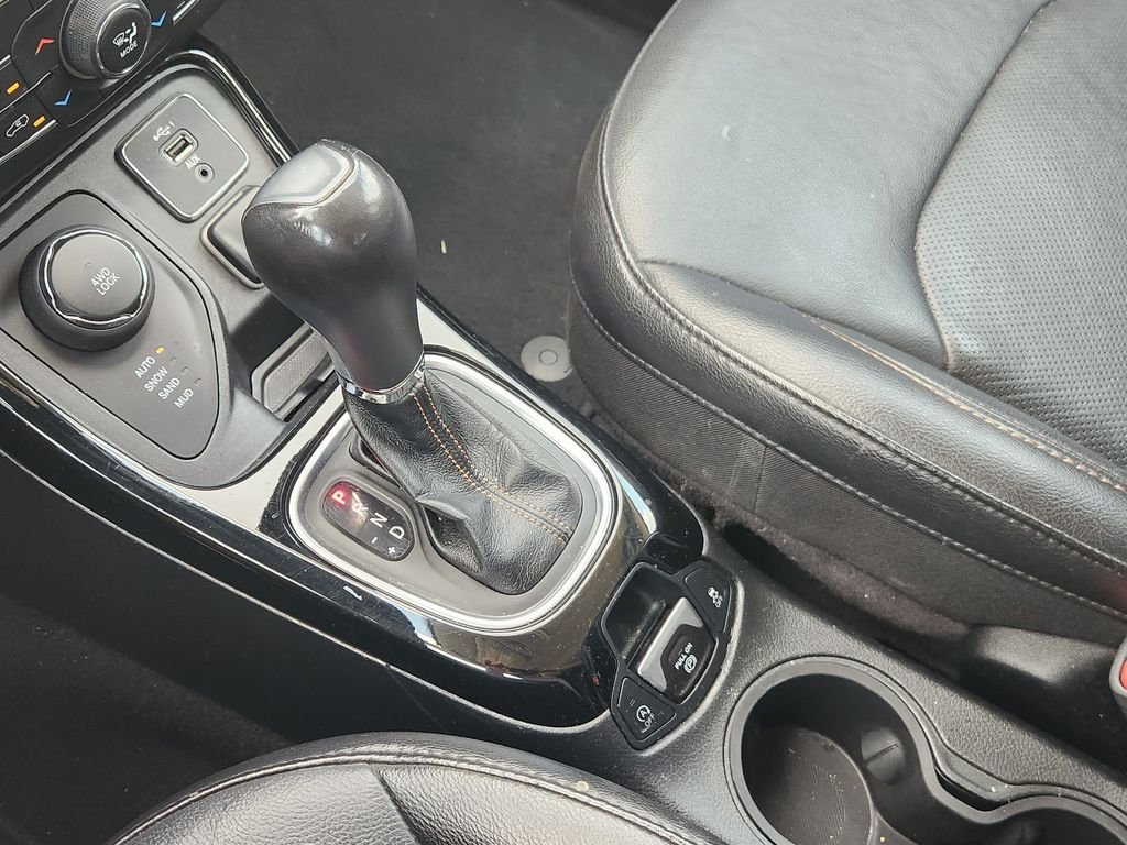 Used 2021 White Clearcoat Jeep Limited image 20