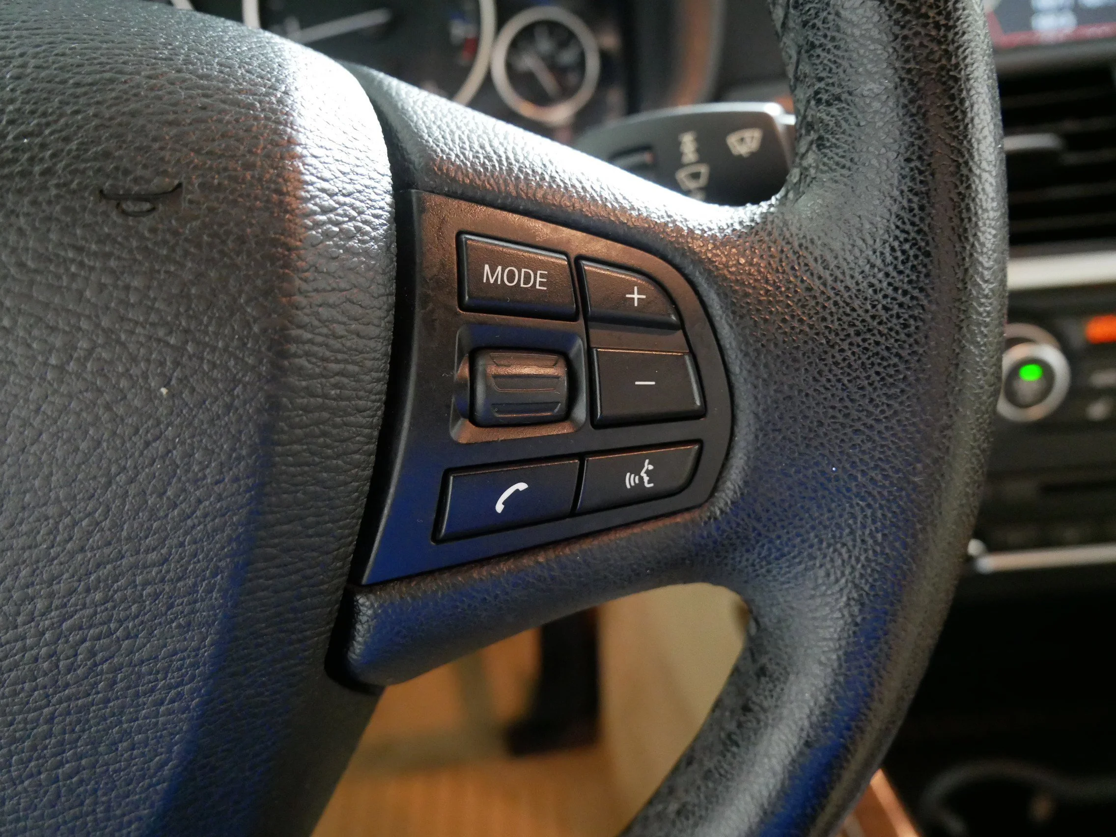 Used 2013 Black Sapphire Metallic BMW xDrive28i image 28