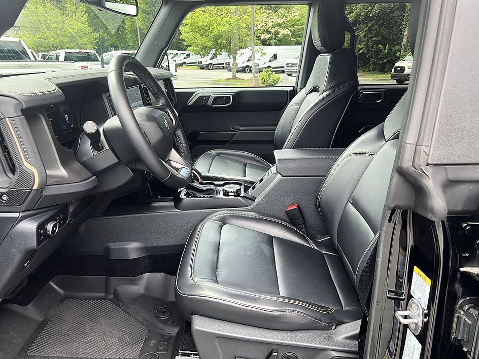 Used 2025 Shadow Black Ford Badlands image 11