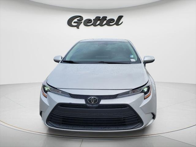 Certified Used 2024 CLASSIC SILVER METALLIC Toyota  image 2