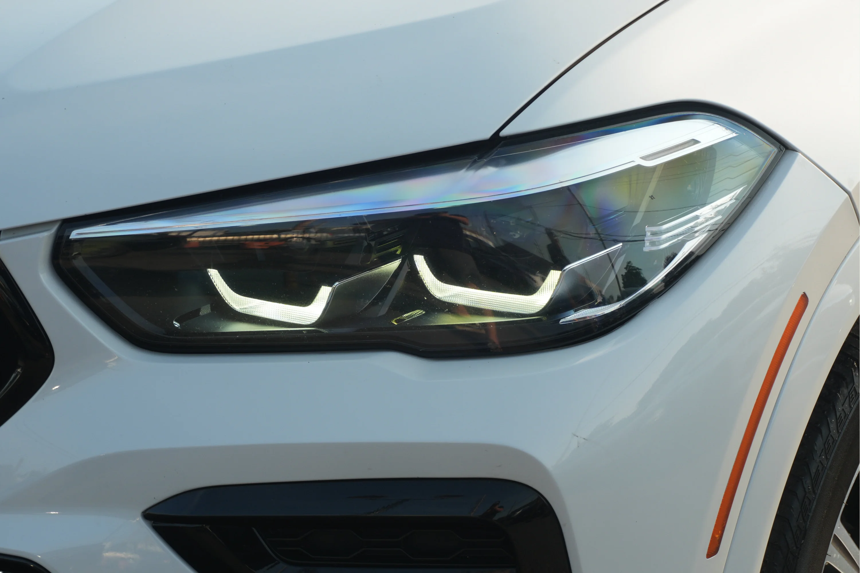 Used 2022 Mineral White Metallic BMW xDrive40i image 45