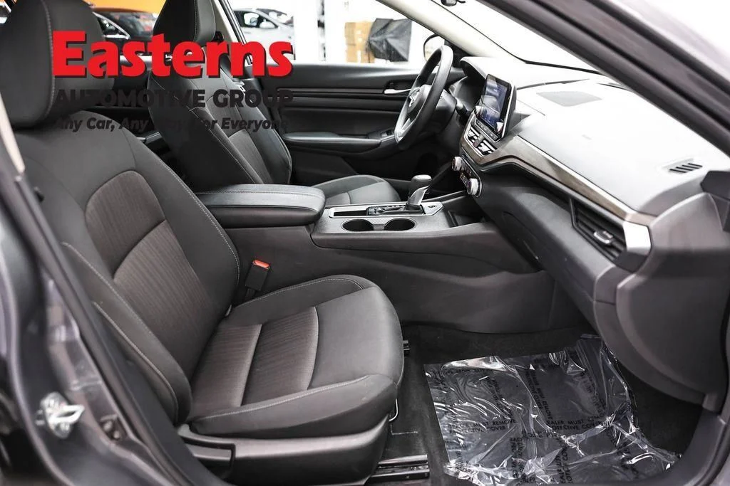 Used 2025 Gray Nissan 2.5 SV image 26