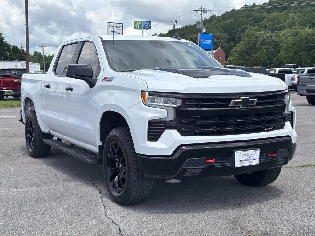 Used 2023 Summit White Chevrolet LT Trail Boss image 4