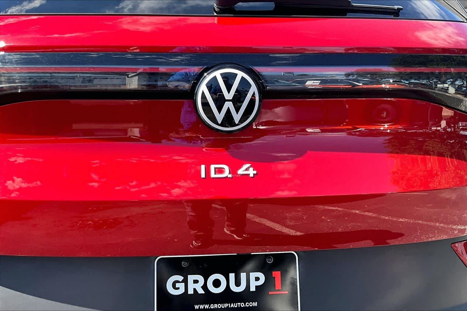 Used 2023 AURORA RED CHROMA Volkswagen Pro S image 32