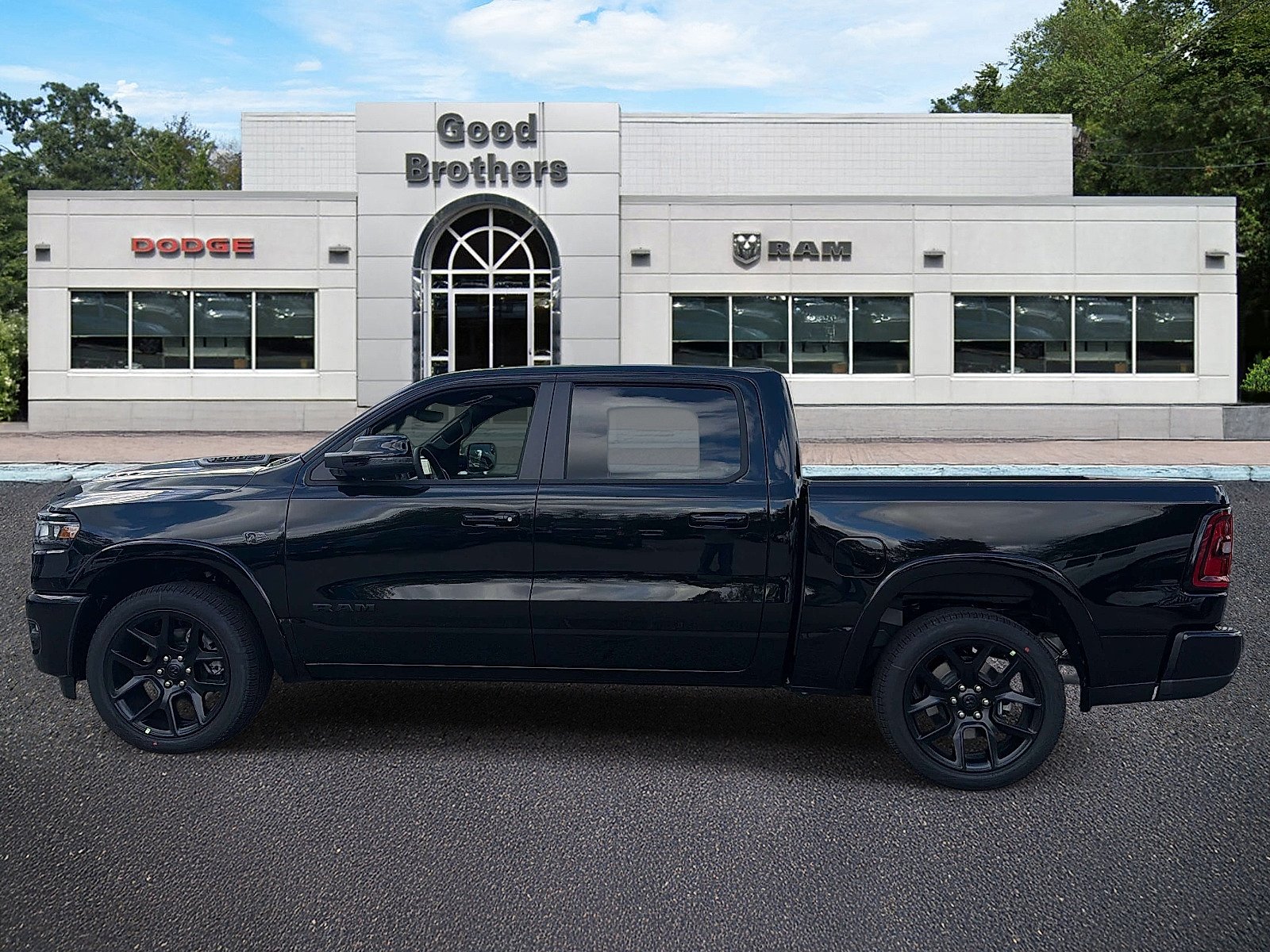 New 2027 Diamond Black Crystal Pearl-Coat Exterior Paint RAM Laramie Crew Cab 4x4 5