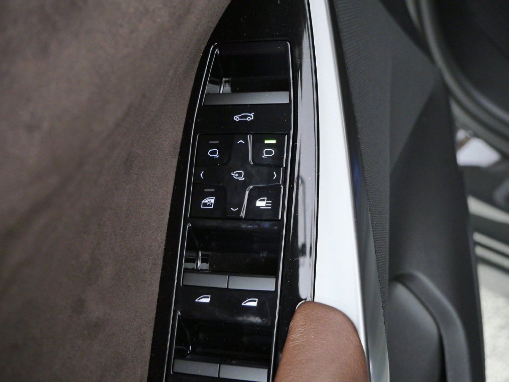 New 2027 Dravit Grey Metallic BMW  image 33