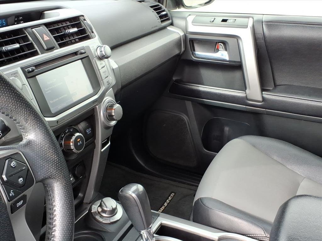 Used 2015 Magnetic Gray Metallic Toyota SR5 Premium image 13