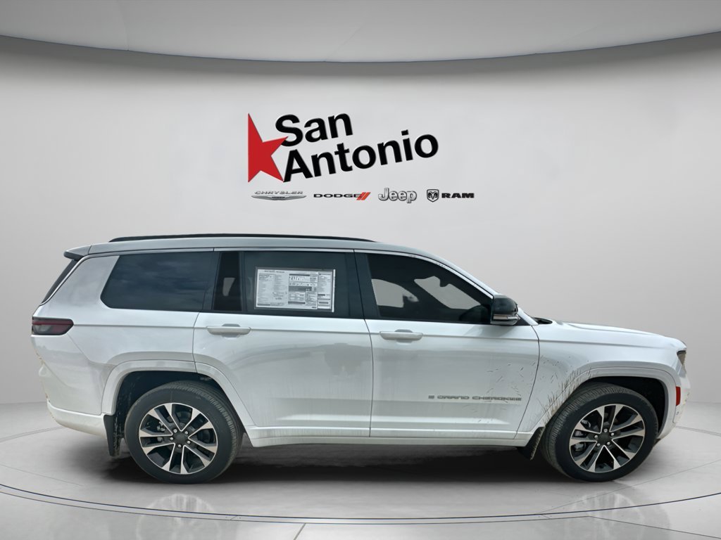 New 2025 Bright White Clear-Coat Exterior Paint Jeep Overland image 16