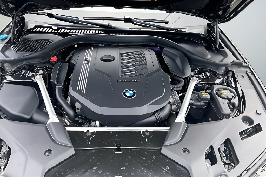 Used 2023 Gray BMW 540i image 27