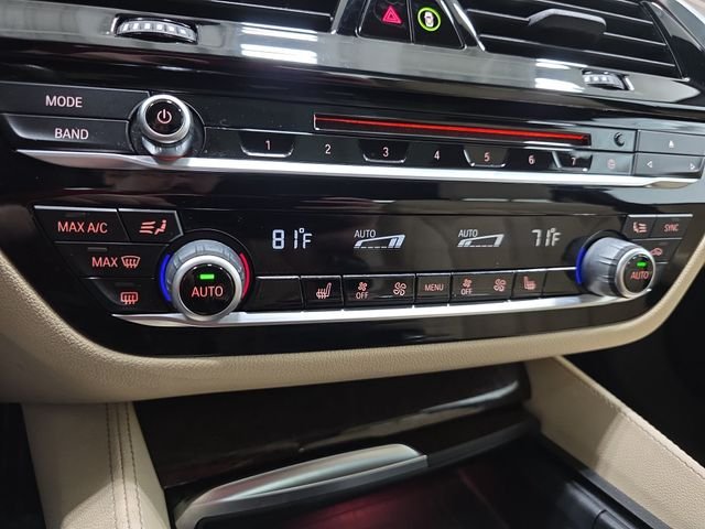 Used 2019 Carbon Black Metallic BMW M550i xDrive image 23